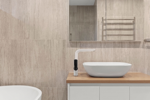 Sandringham- modern shaped tapware and basin whilst keeping it minimalistic gives the room a good sense of style.